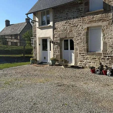 Maison La Touchardiere Vakantiehuis Barenton