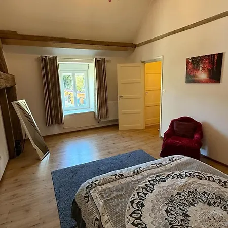 Maison La Touchardiere Vakantiehuis Barenton