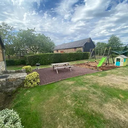 Maison La Touchardiere Vakantiehuis Barenton