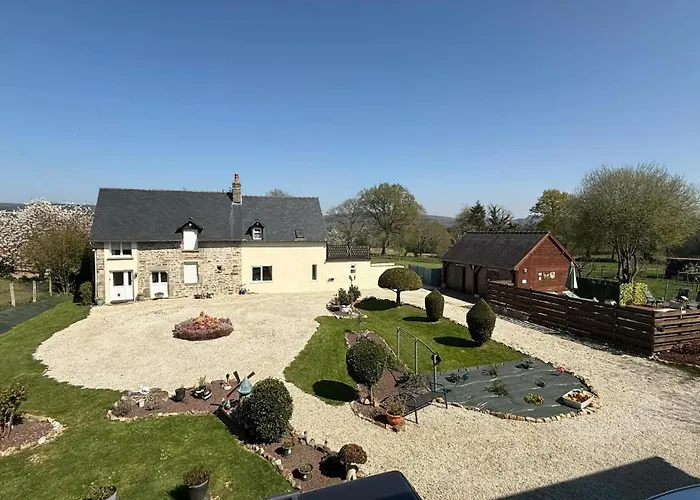 Holiday home Maison La Touchardiere